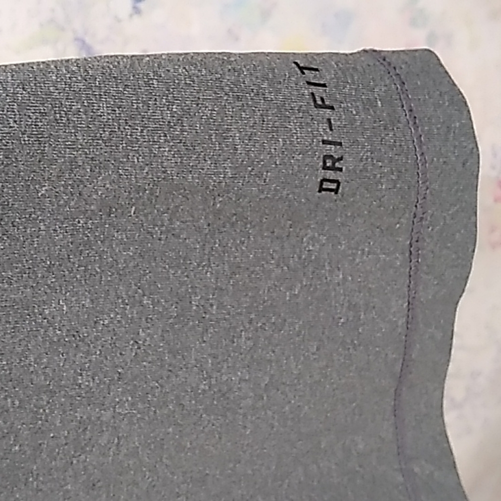 Nike Pro Dri-Fit grey v-neck workout, athletic short sleeve t-shirt. Size small - Picture 6 of 7